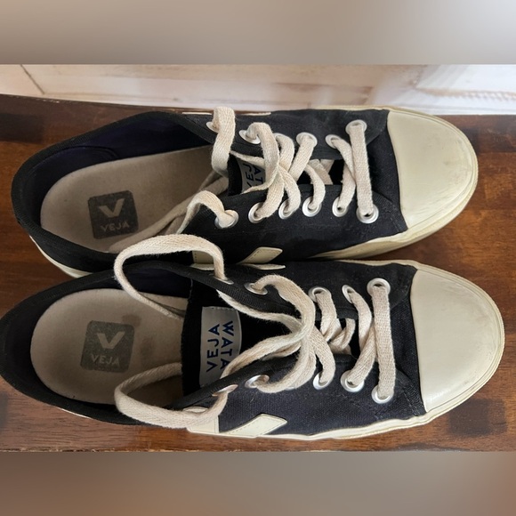 Veja Wata II Low Top Sneaker Size 9 - Picture 3 of 11
